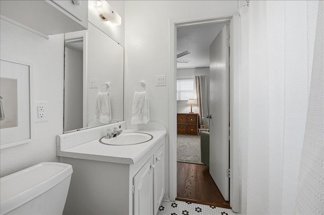 1812 Saxony Road, Fort Worth, TX 76116