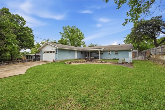 1812 Saxony Road, Fort Worth, TX 76116