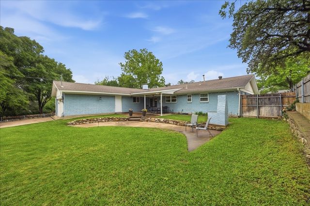 1812 Saxony Road, Fort Worth, TX 76116