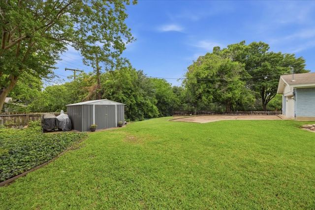 1812 Saxony Road, Fort Worth, TX 76116