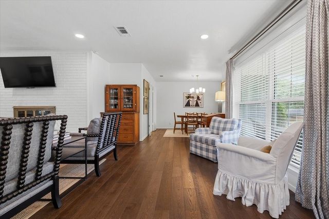 1812 Saxony Road, Fort Worth, TX 76116