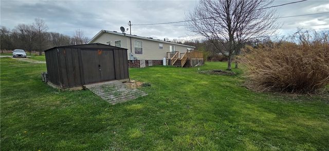 369 Smithfield Highhouse Rd, Georges Twp, PA 15478