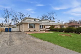 8945 S Corcoran Road, Hometown, IL 60456