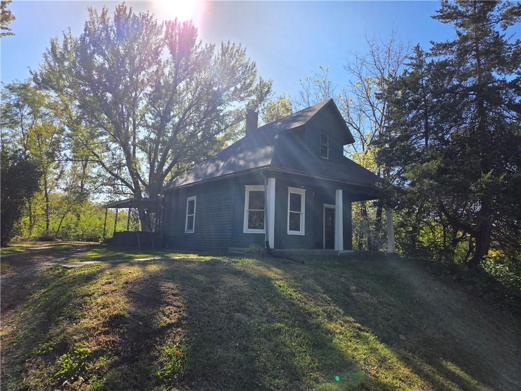 1202 4th Avenue, St Joseph, MO 64505