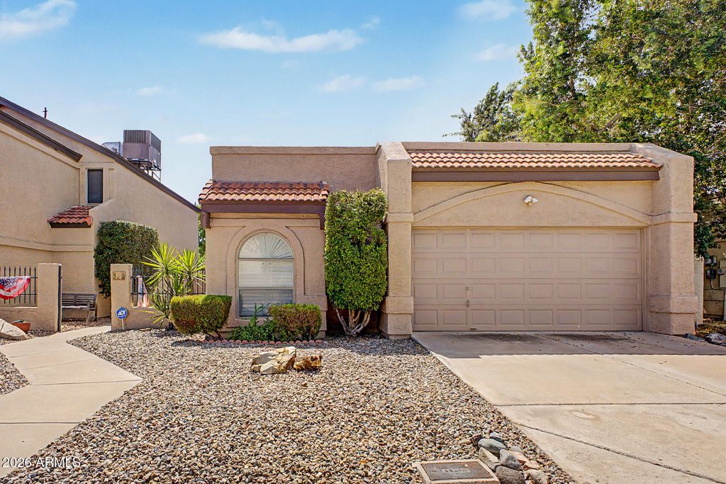 529 E KRISTAL Way, Phoenix, AZ 85024 — photo 4