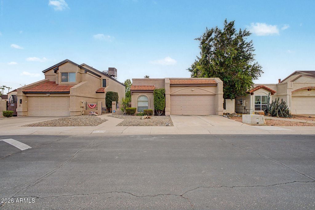 529 E KRISTAL Way, Phoenix, AZ 85024 — photo 5
