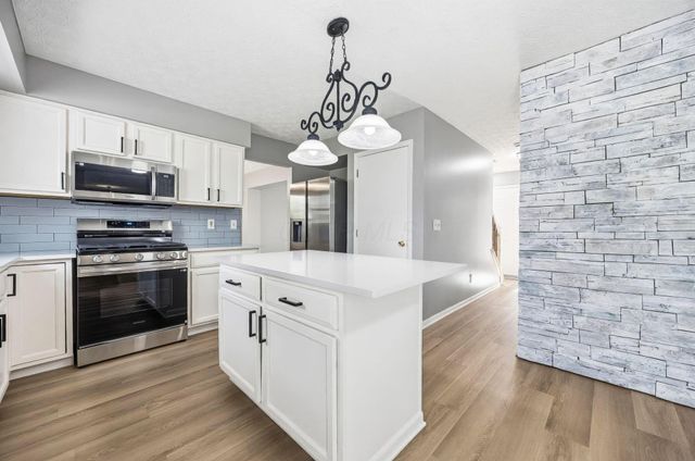 3033 Jamestown Drive, Powell, OH 43065