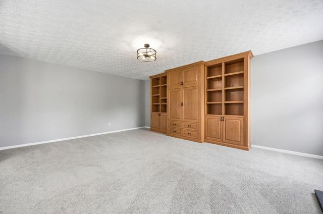 3033 Jamestown Drive, Powell, OH 43065