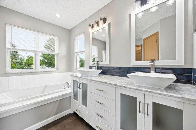 3033 Jamestown Drive, Powell, OH 43065