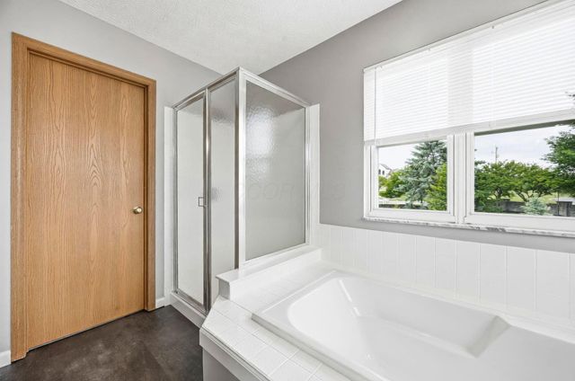 3033 Jamestown Drive, Powell, OH 43065