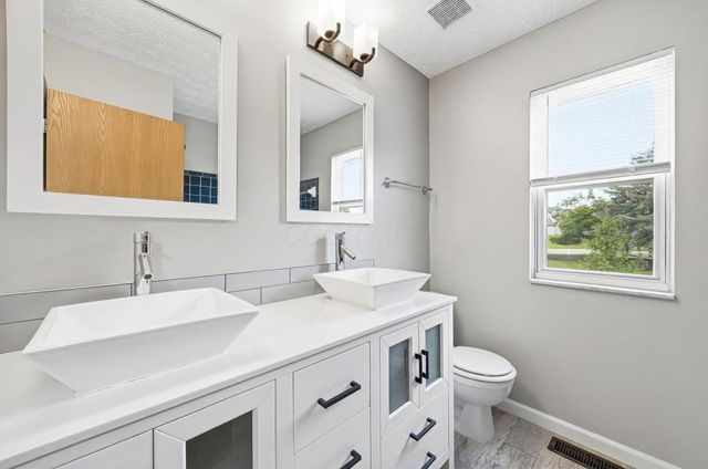 3033 Jamestown Drive, Powell, OH 43065