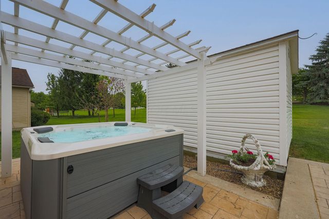 3033 Jamestown Drive, Powell, OH 43065