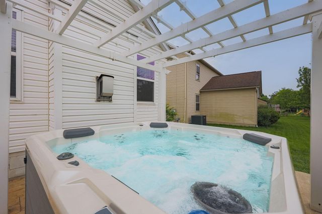3033 Jamestown Drive, Powell, OH 43065