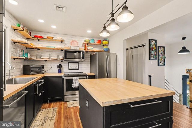 430 MARTIN AVE, Mount Joy, PA 17552