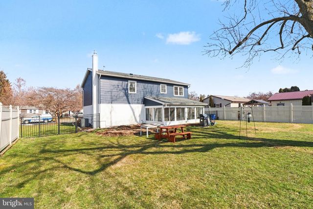 430 MARTIN AVE, Mount Joy, PA 17552