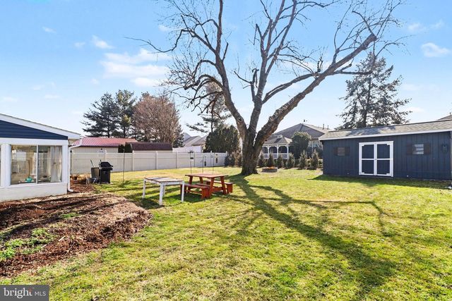 430 MARTIN AVE, Mount Joy, PA 17552