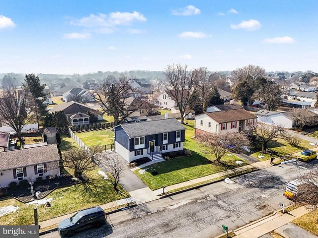 430 MARTIN AVE, Mount Joy, PA 17552