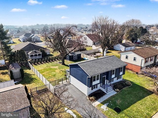 430 MARTIN AVE, Mount Joy, PA 17552