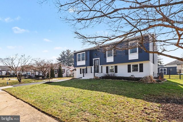 430 MARTIN AVE, Mount Joy, PA 17552