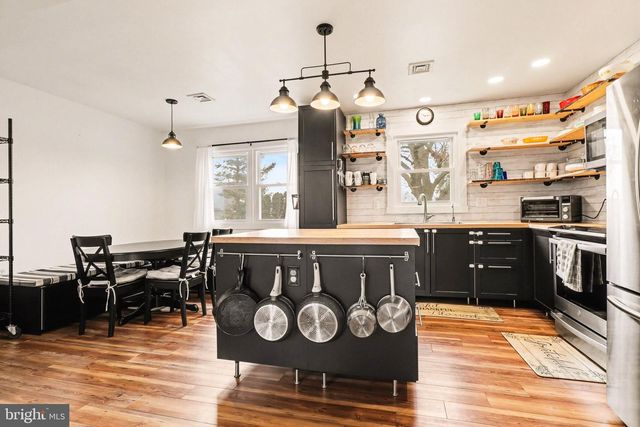 430 MARTIN AVE, Mount Joy, PA 17552