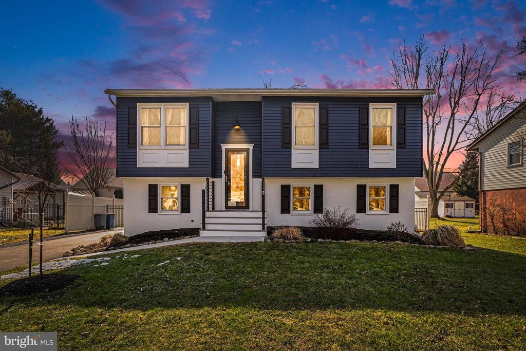 430 MARTIN AVE, Mount Joy, PA 17552