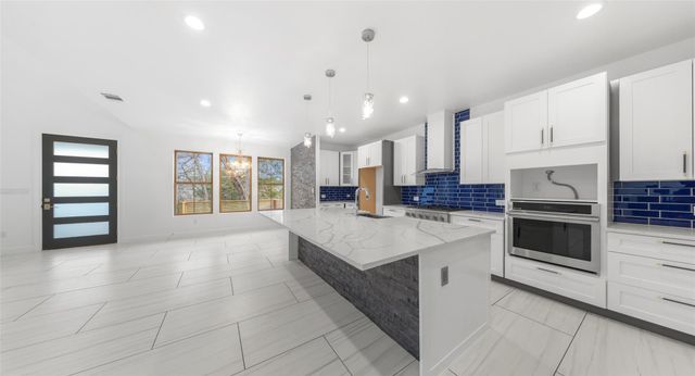 316 Tall Forest DR, Bastrop, TX 78602