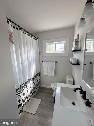 1427 SAINT CHARLES PL, Abington, PA 19001