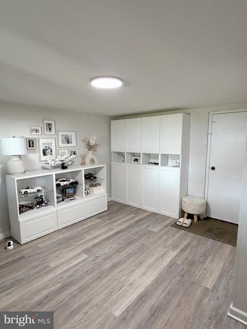 1427 SAINT CHARLES PL, Abington, PA 19001