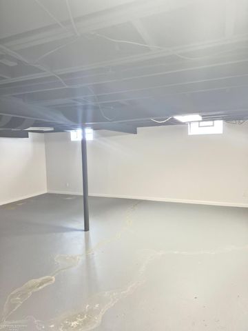 17619 Sprenger Avenue, Eastpointe, MI 48021