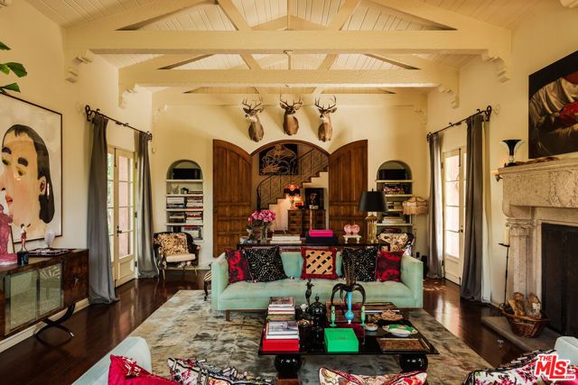 5000 Finley Avenue, Los Angeles, CA 90027