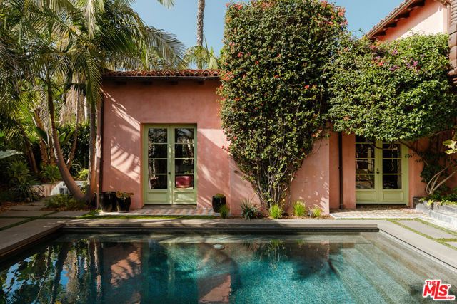 5000 Finley Avenue, Los Angeles, CA 90027