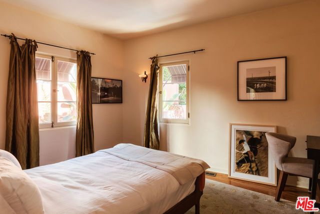 5000 Finley Avenue, Los Angeles, CA 90027