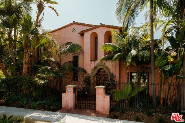 5000 Finley Avenue, Los Angeles, CA 90027