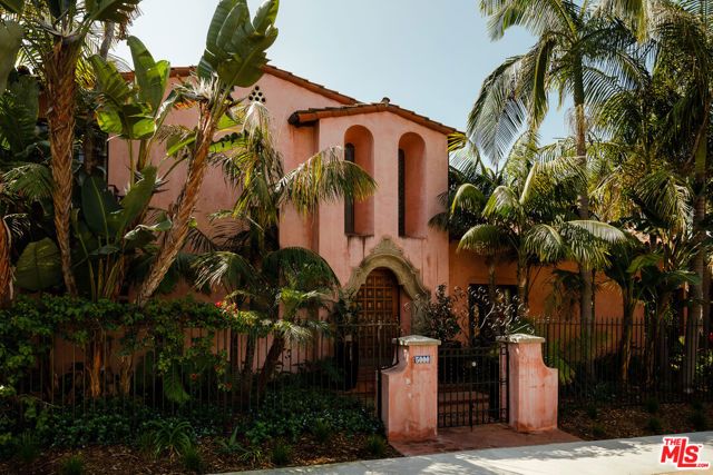 5000 Finley Avenue, Los Angeles, CA 90027