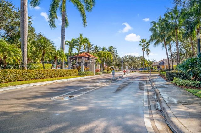 1231 Sorrento Dr 1231, Weston, FL 33326