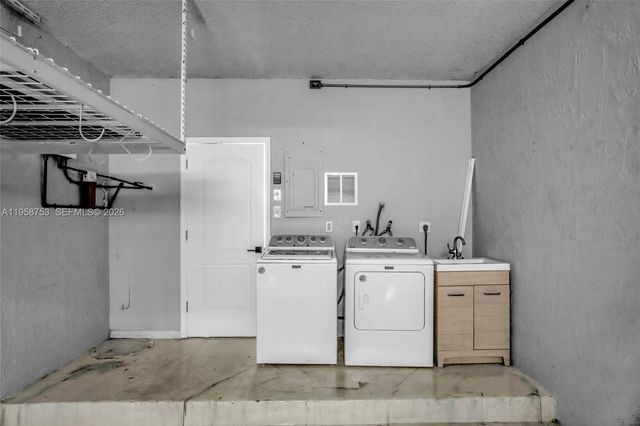 1231 Sorrento Dr 1231, Weston, FL 33326