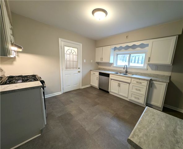 752 Crawford Road, East Bethlehem, PA 15333