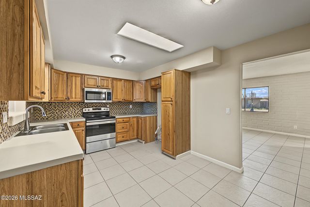 6755 E Hawk Drive, Tucson, AZ 85730