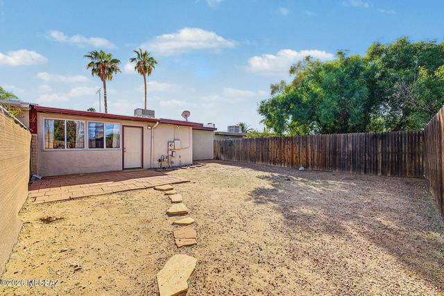 6755 E Hawk Drive, Tucson, AZ 85730