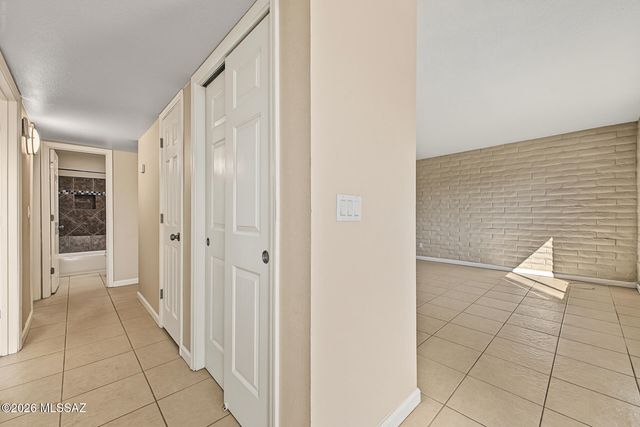 6755 E Hawk Drive, Tucson, AZ 85730