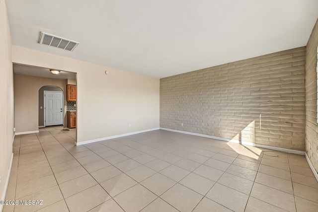 6755 E Hawk Drive, Tucson, AZ 85730