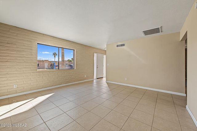 6755 E Hawk Drive, Tucson, AZ 85730