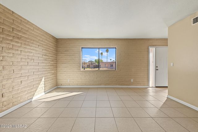 6755 E Hawk Drive, Tucson, AZ 85730