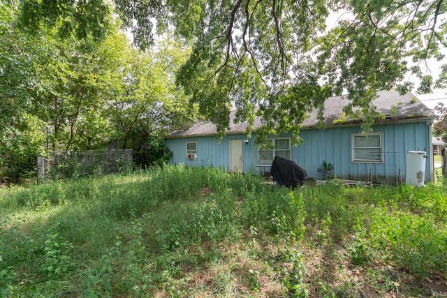 1325 Viking Drive, South Bend, IN 46628