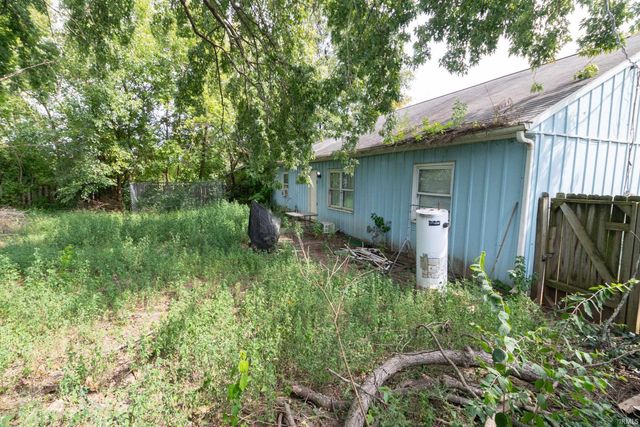 1325 Viking Drive, South Bend, IN 46628