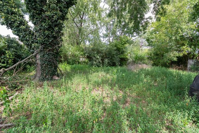 1325 Viking Drive, South Bend, IN 46628