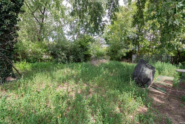 1325 Viking Drive, South Bend, IN 46628