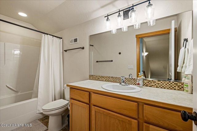 3242 Swift Water LN, Coeur D'alene, ID 83814