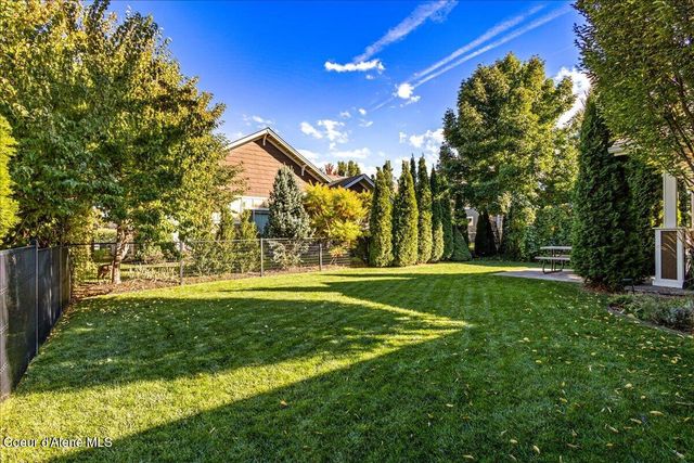 3242 Swift Water LN, Coeur D'alene, ID 83814