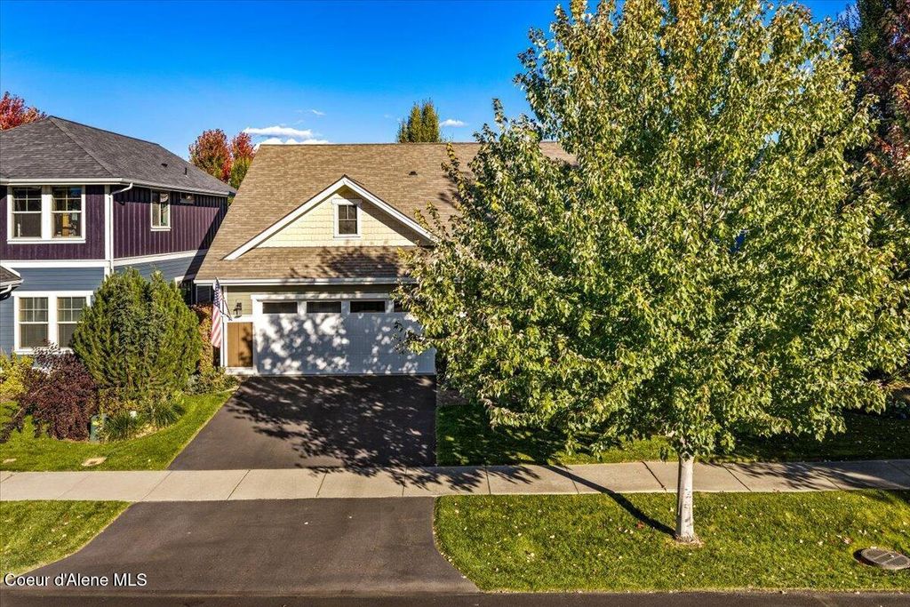 3242 Swift Water LN, Coeur D'alene, ID 83814